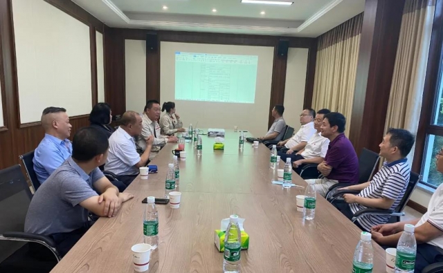 荊州市政協(xié)主席等領(lǐng)導(dǎo)親臨蝦青素基地，為民族品牌“艾詩特”產(chǎn)業(yè)升級(jí)出謀劃策